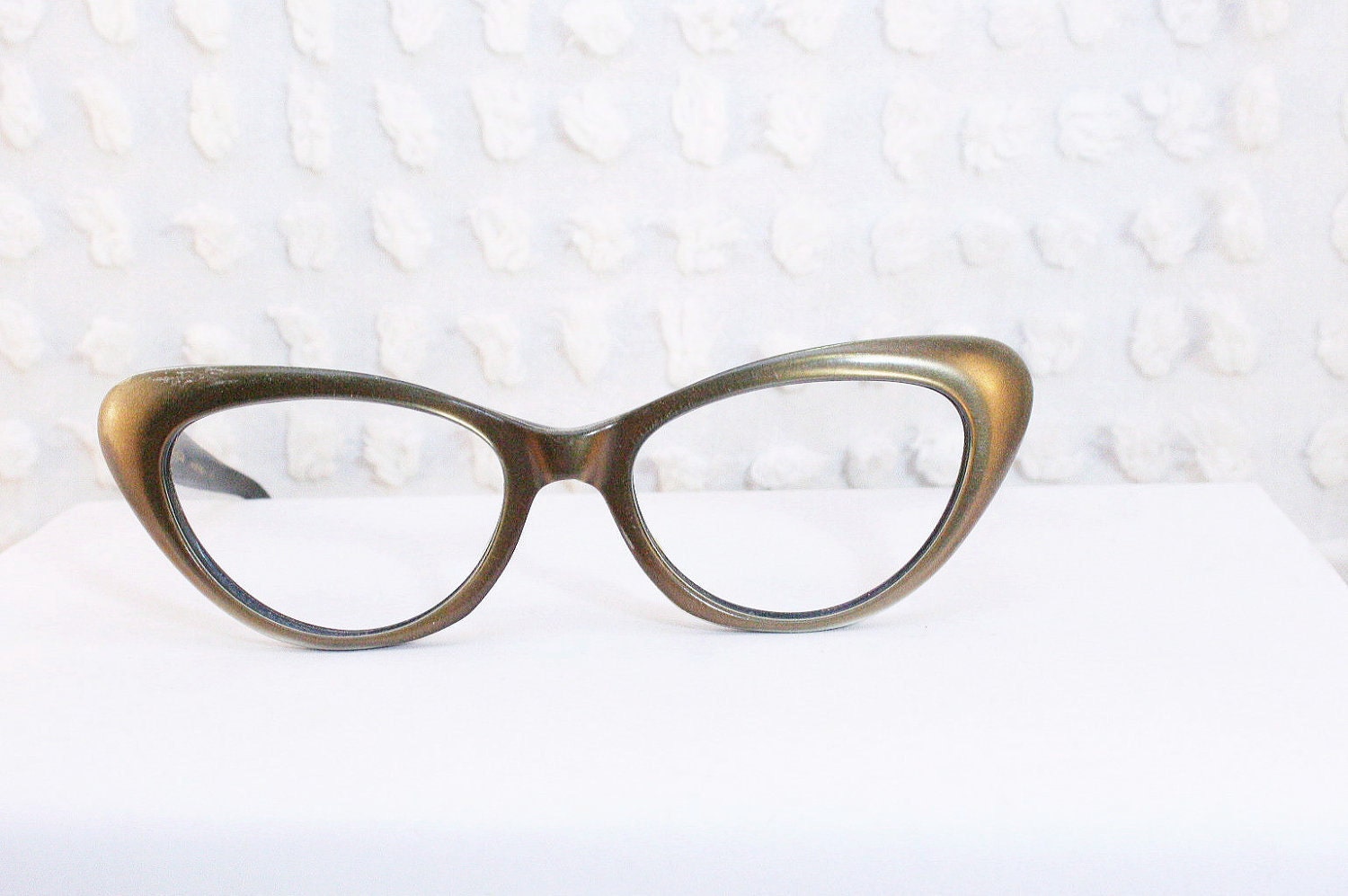 Bronze Minerva 1950's Eyeglasses Cat Eye Gold Satin Horn Rim Medium Wide 46/18 Frame by Rodenstock Optical