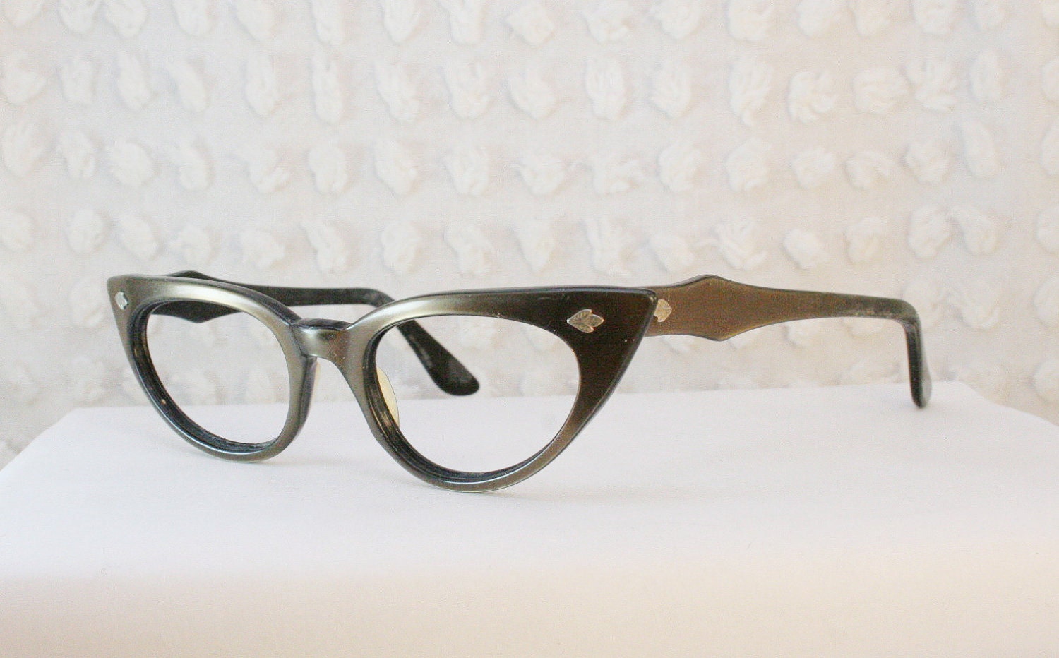 Pointy Cat Eye 1950's Gold Eyeglasses Horn Rim Zyl Teardrop Lens Peaked Temple Wide Larger 46/20 Optical Frame