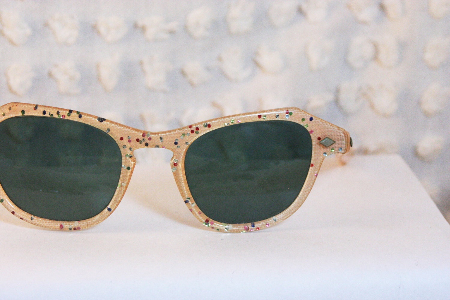 Rainbow Glitter Linen 1950's Cat Eye Sunglasses Squared Horn Rim Frames, Non Prescription Gray Lens