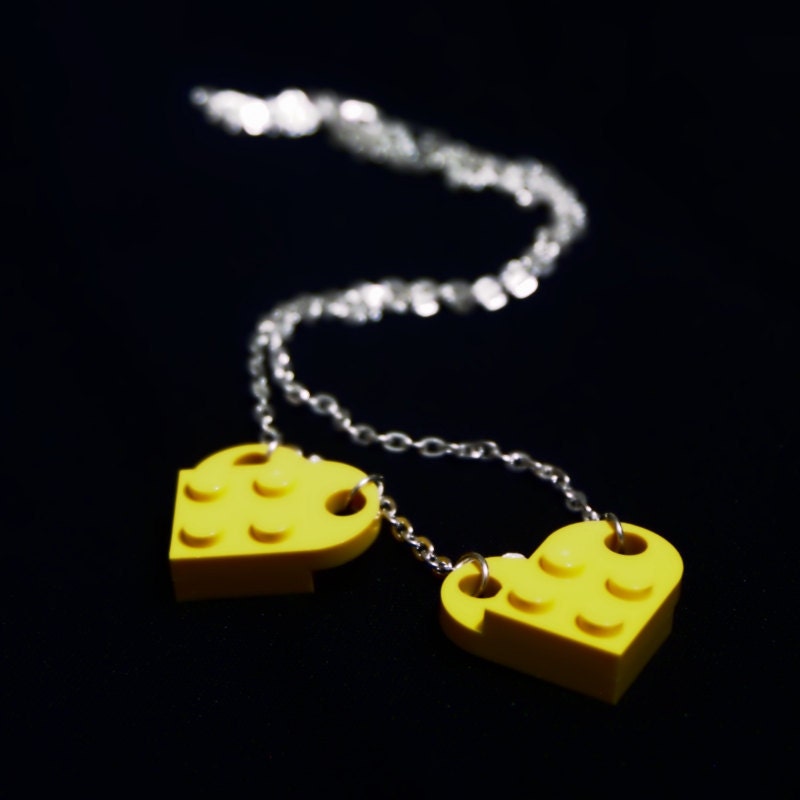 Double Heart Necklace made with LEGO(r) bricks - Create different looks with a few clicks - choose your colors