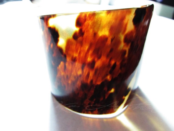 52mm WIDE Vintage 1980's Hawaii Tortoise Shell Cuff Bracelet,7" inch