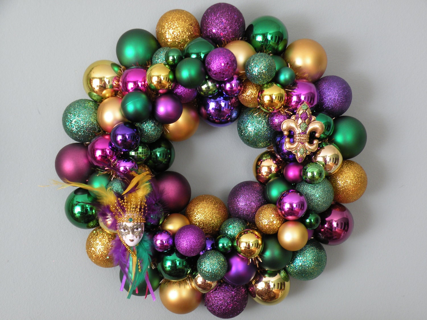 MARDI GRAS Ornament Wreath with Jester and Fleur-de-lis