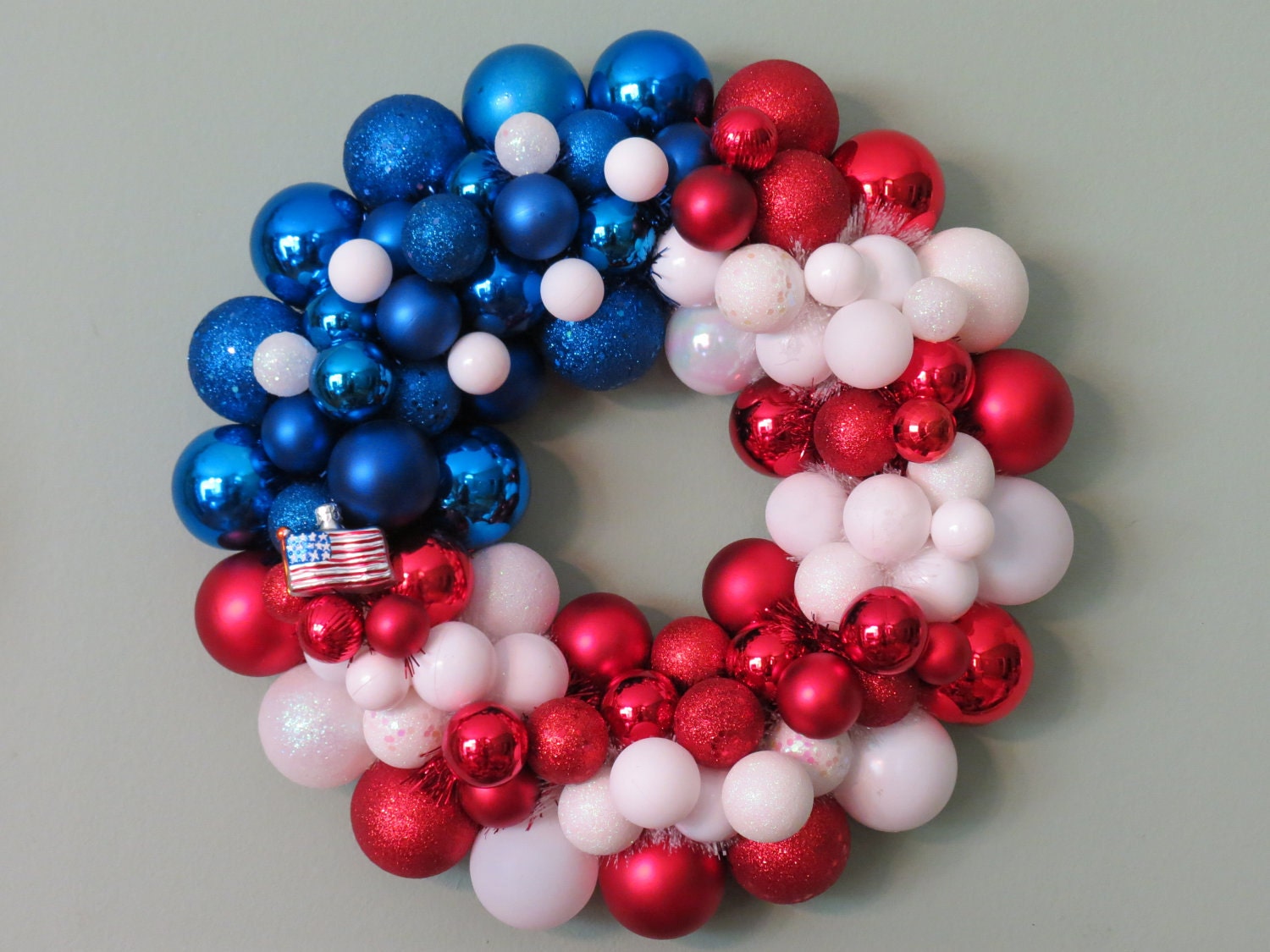 USA FLAG PATRIOTIC Ornament Wreath with Flag Ornament