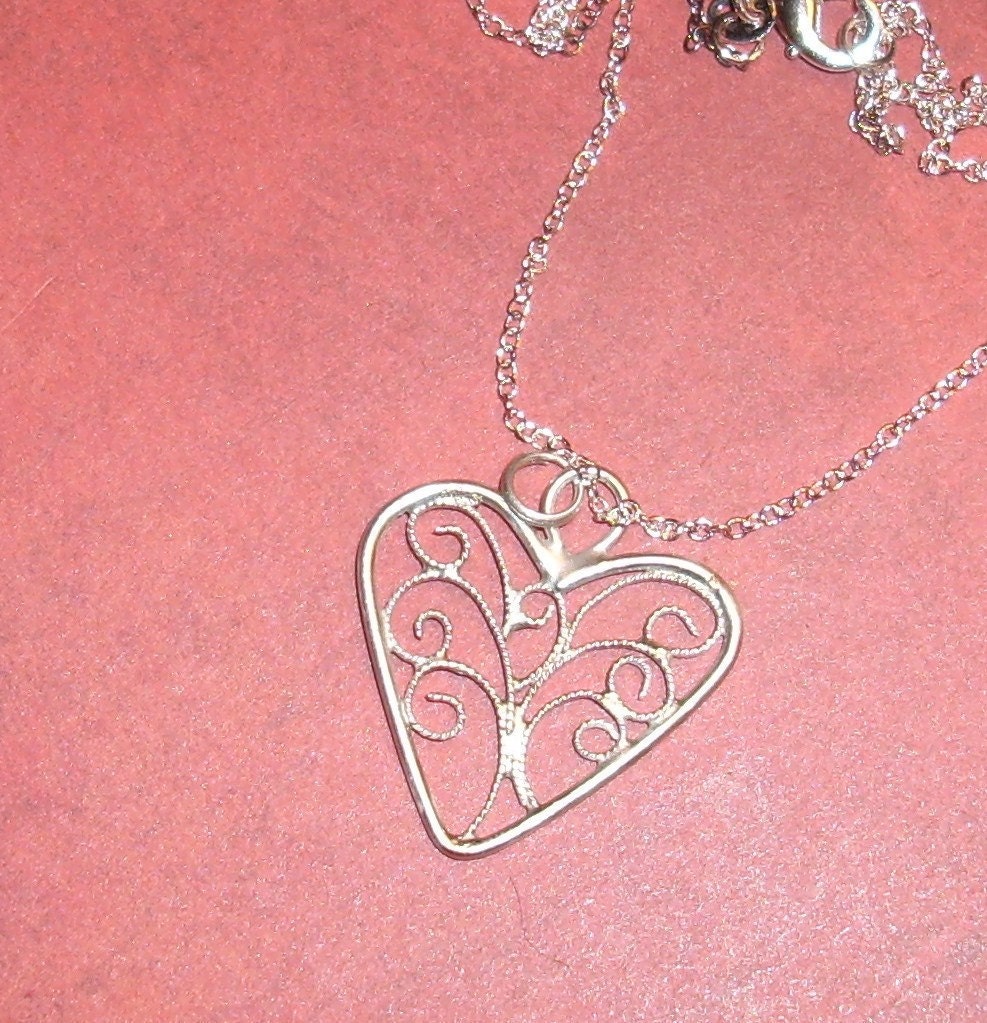 Filigree Heart Pendant Necklace number 1