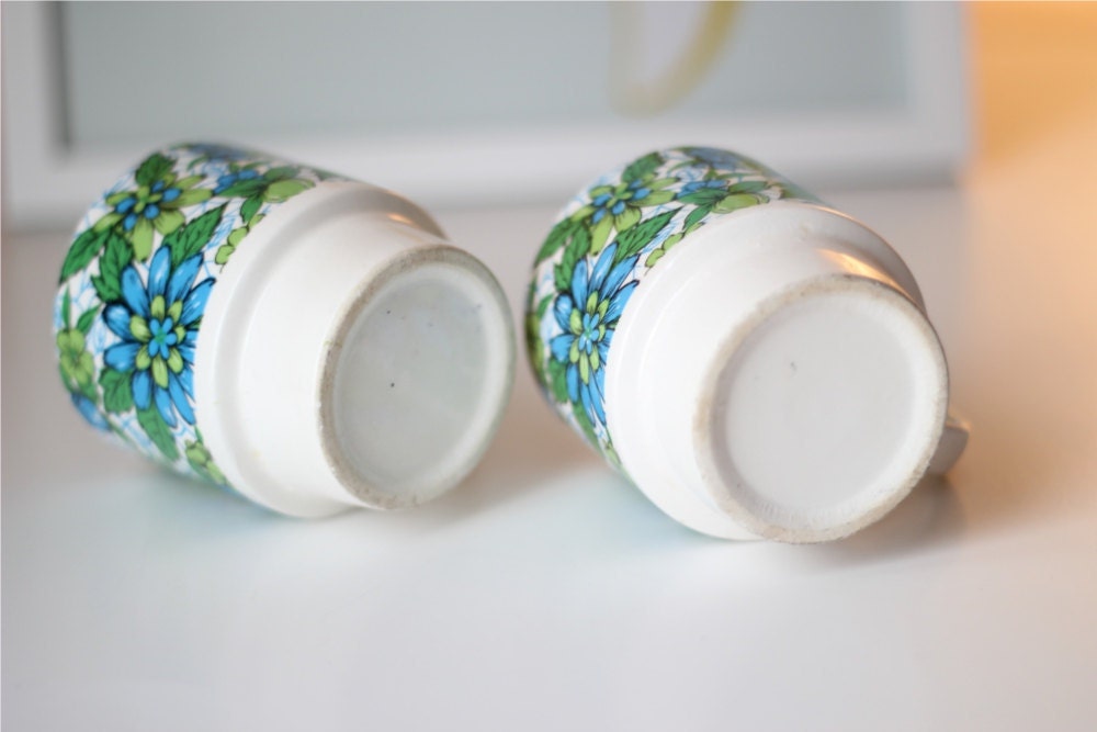 Two Vintage Mugs - Stacking Retro Set of Mugs - Blue and Green Floral Stacking Cups - Mug Set