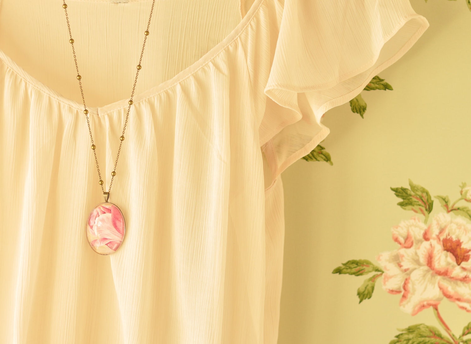 Daphne Pink Rose Glass Cabochon Pendant Necklace