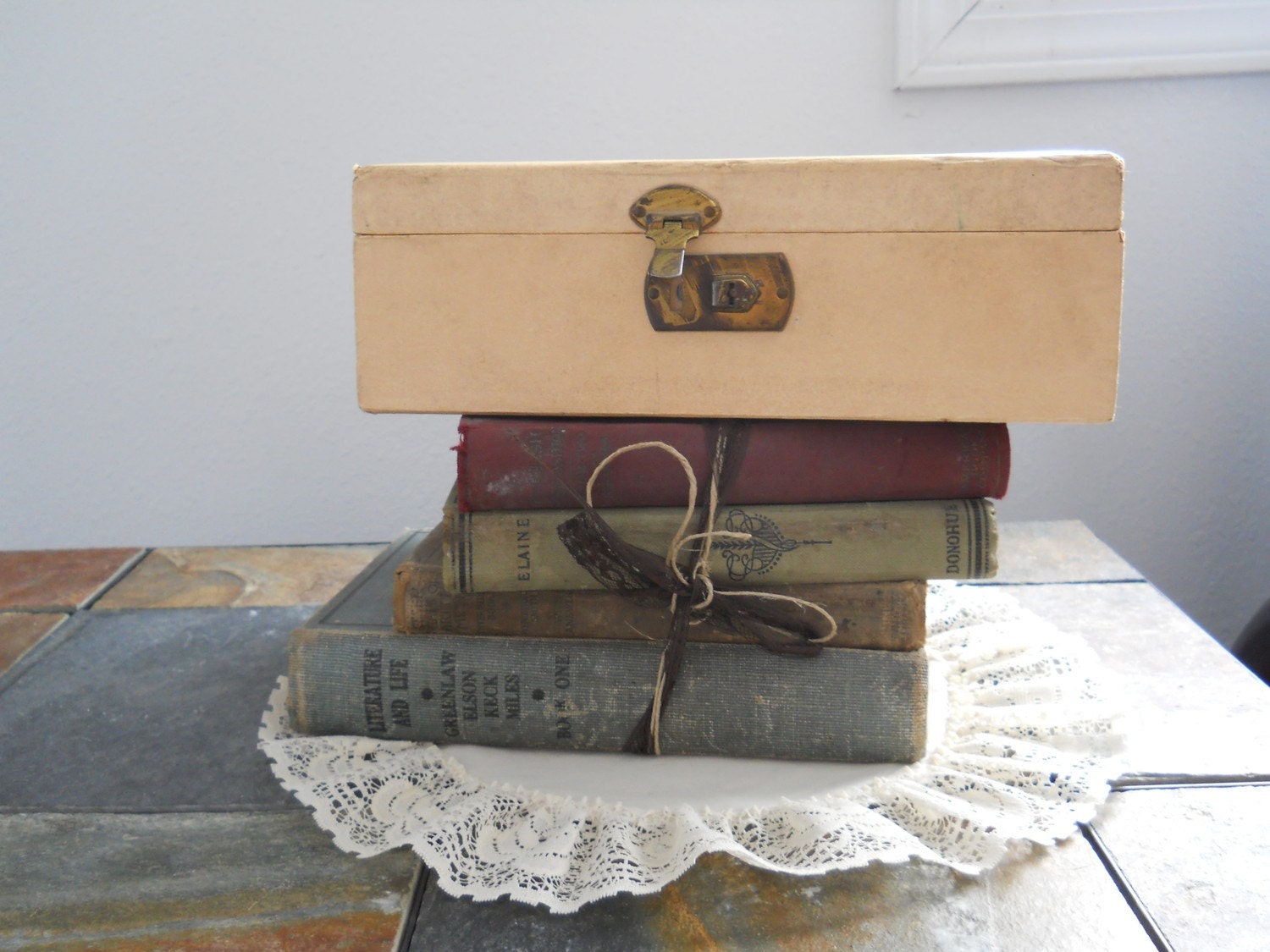 Vintage Tan Jewelry Box