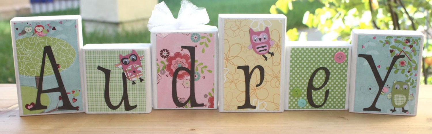 Personalized blocks with any name or theme - Audrey - Owls