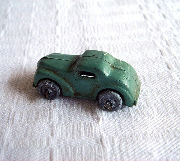 VIntage Painted Toy/Model Automobile with Movable Wheels - BlueOnionCurios