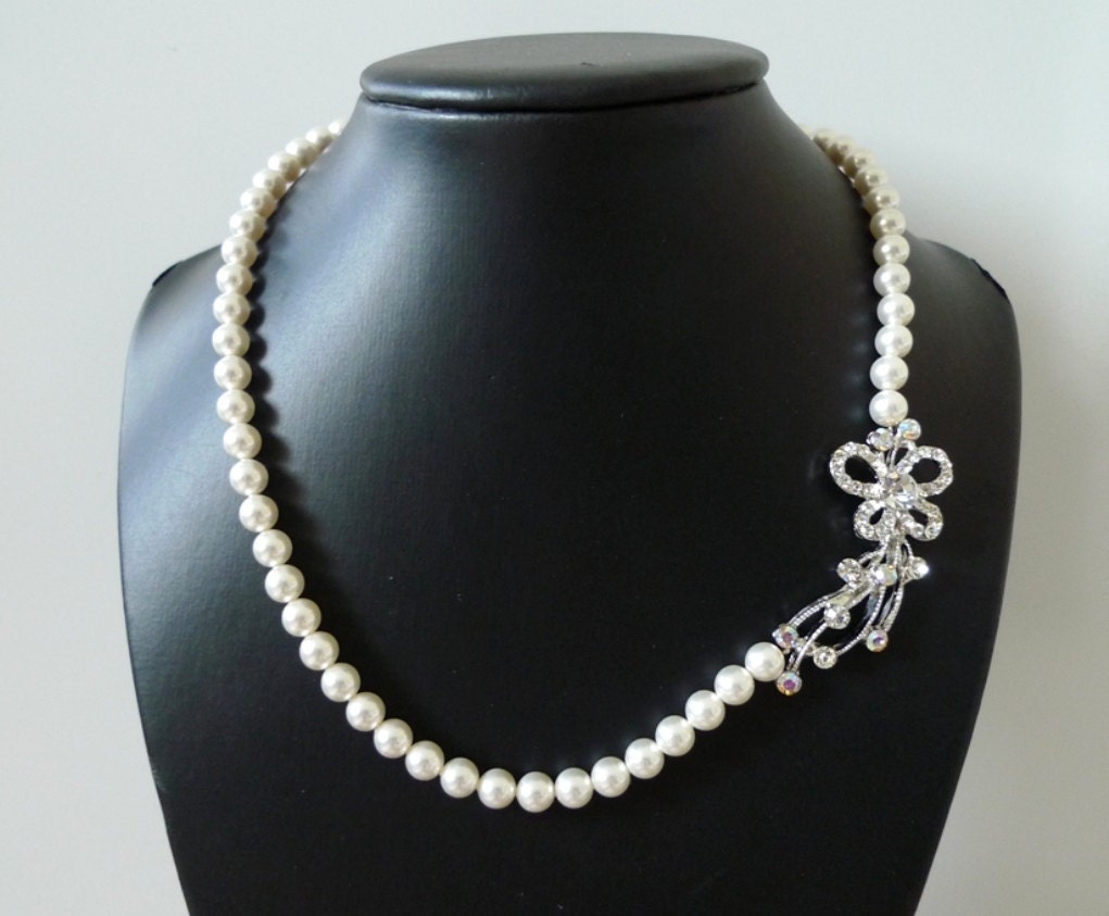 Bridal Pearl Necklace - Single Strand Pearl Necklace - Butterfly Rhinestone Pendant - Swarovski Pearls - Blush