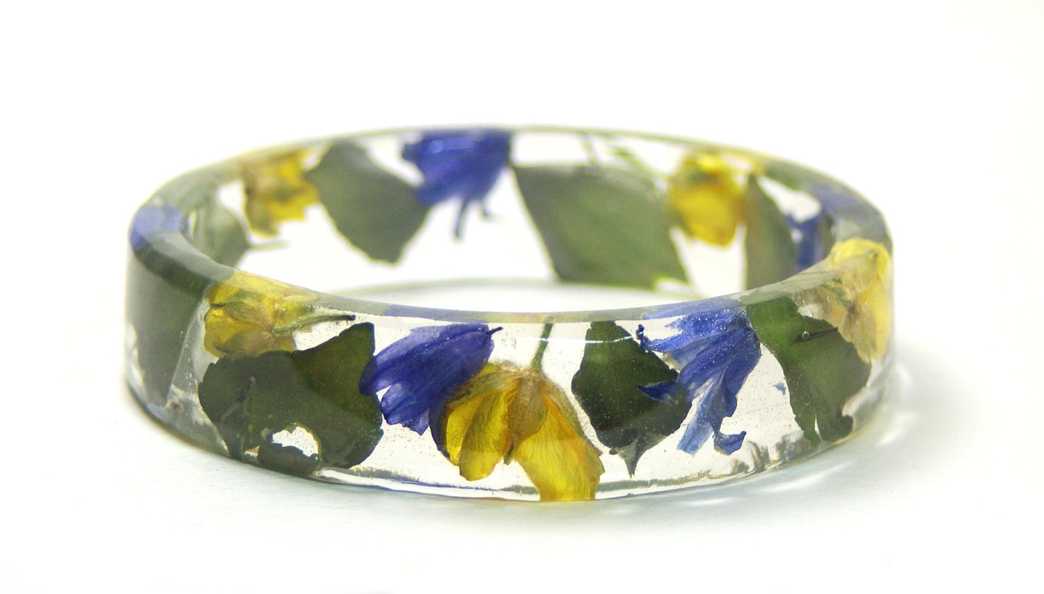 Flower Bangle- Flower Jewelry- Flower Bracelet- Dried Flowers- Purple Flowers- Purple Bracelet-Purple Jewelry-Green Jewelry
