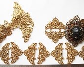 20 Vintage gold tone triad filigree pieces HC048