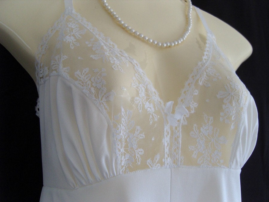 1970's white nylon lacy full slip by Keynote - U18