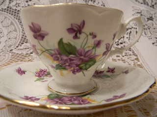 ROYAL ALBERT Teacup and Saucer, Violets Pattern, England, Vintage MINT Condition