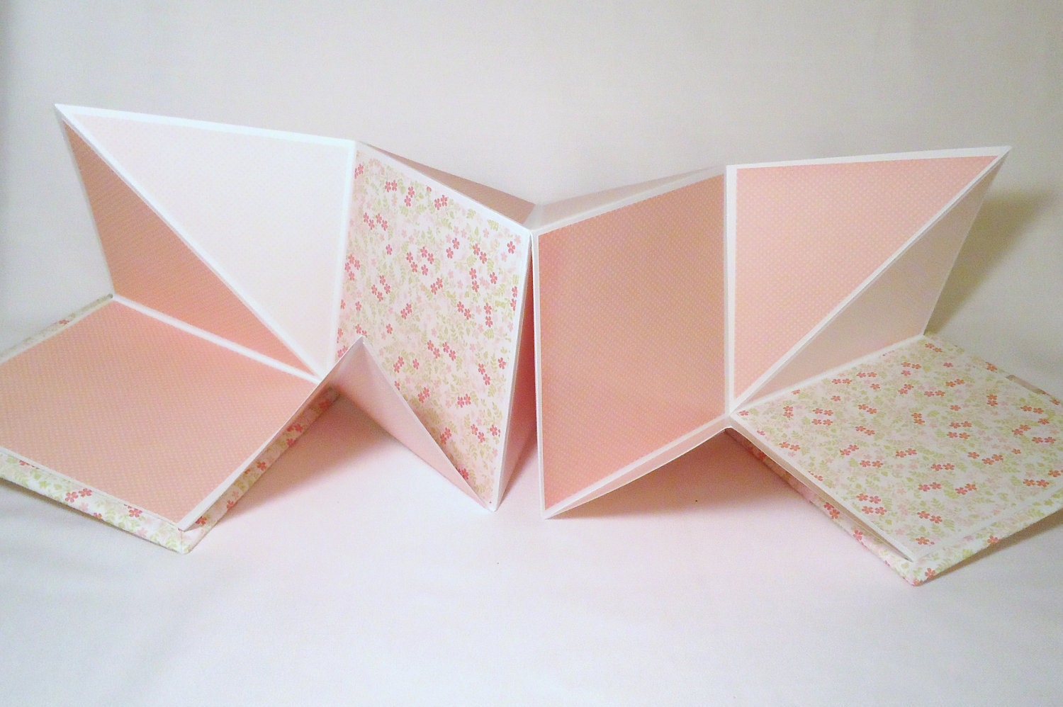 Scrapbook Album Wall Hanging Floral Print Accordion Album Squash Book Gift for Mom