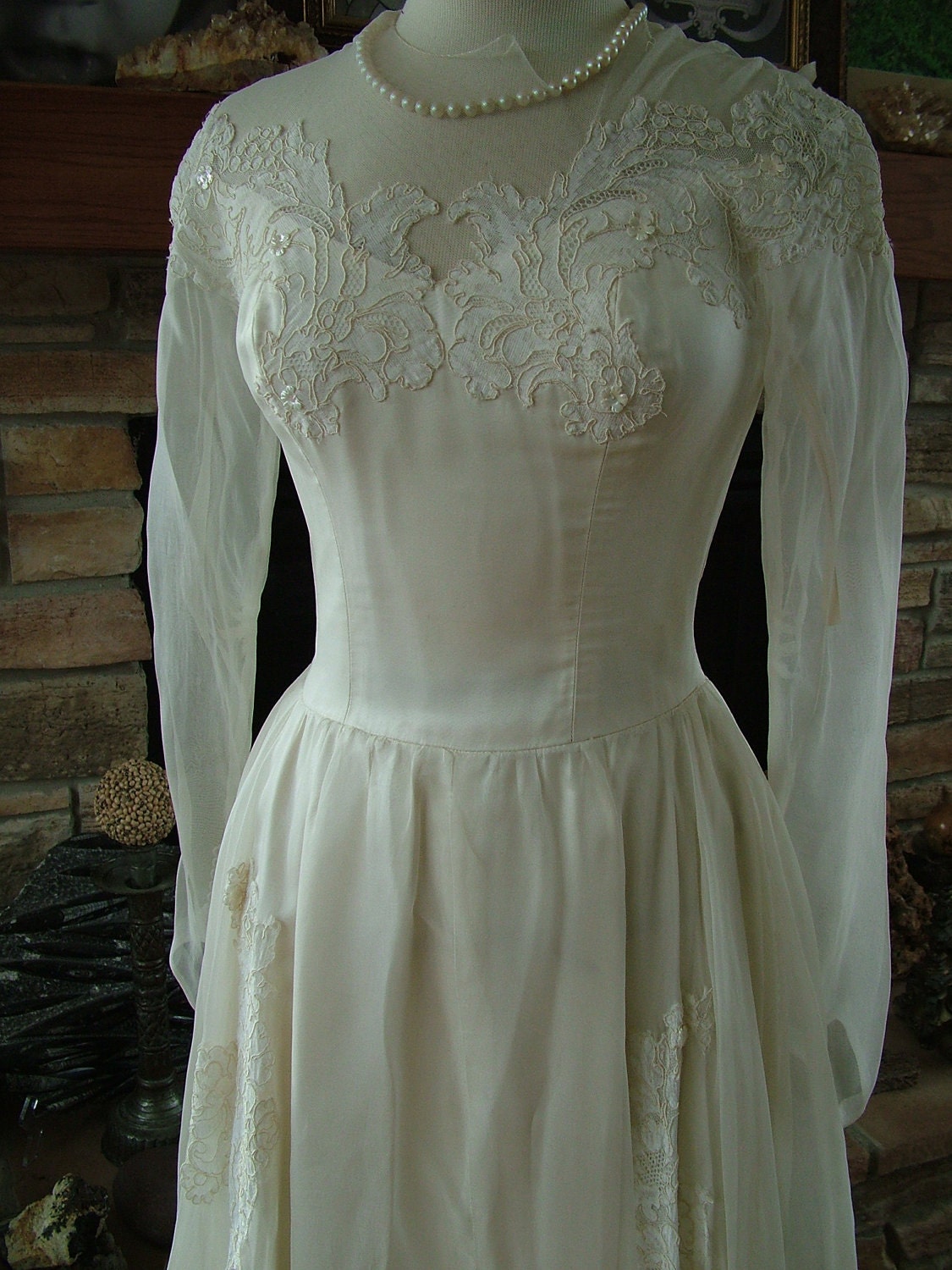Wedding dress 1940s silk chiffon chantilly lace appliques vintage bridal gown