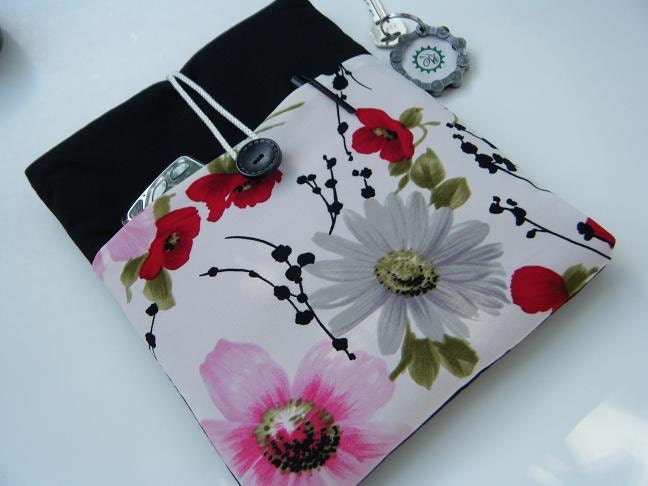 Mini, iPad 1 and iPad 2 sleeve-ipad sleeve-iPad cover-iPad case-Padded-Daisy and Poppy on black- Front pocket-Ready to Ship