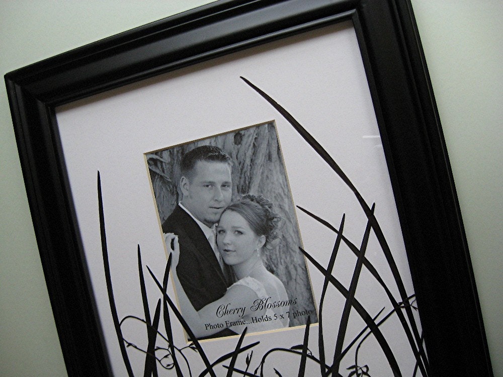 Graduation Gift Black Photo Frame Wedding Gift Anniversary Gift Photo Frame Real Dried Flowers Black and White Black Frame