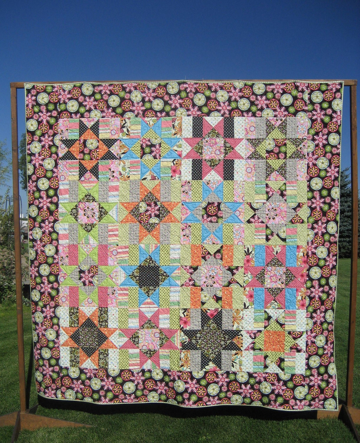Queen Size Bed Quilt with Plush Backing and Wallhanging in Bright Stars and Bars Pattern