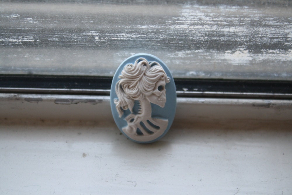 Lovely Lenore Spooky Chic 25mmx18mm Loose Cameos- Set of Three