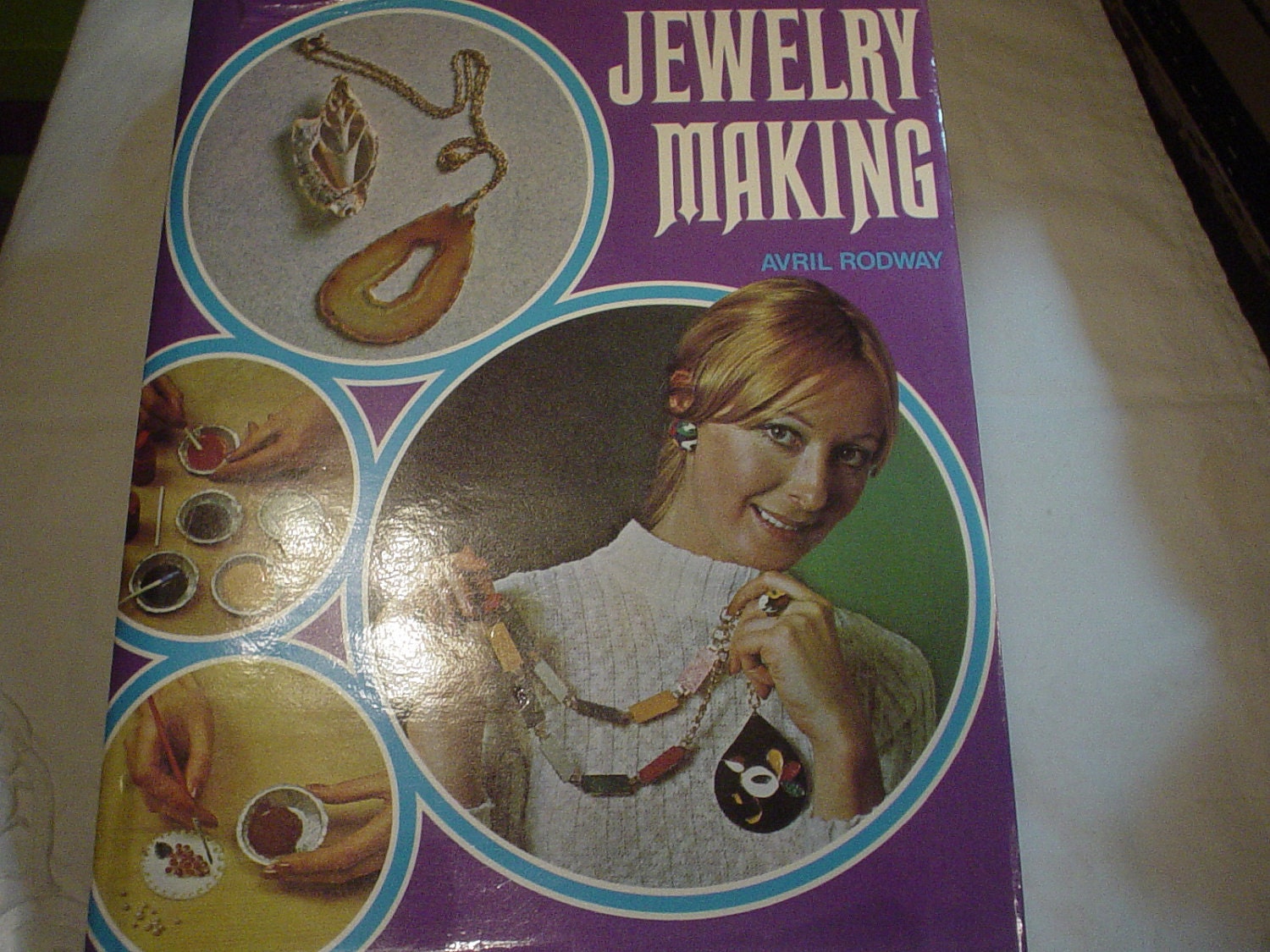 Vintage Book  Step by Step Guide to Jewelry Making    Avril Rodway  1973