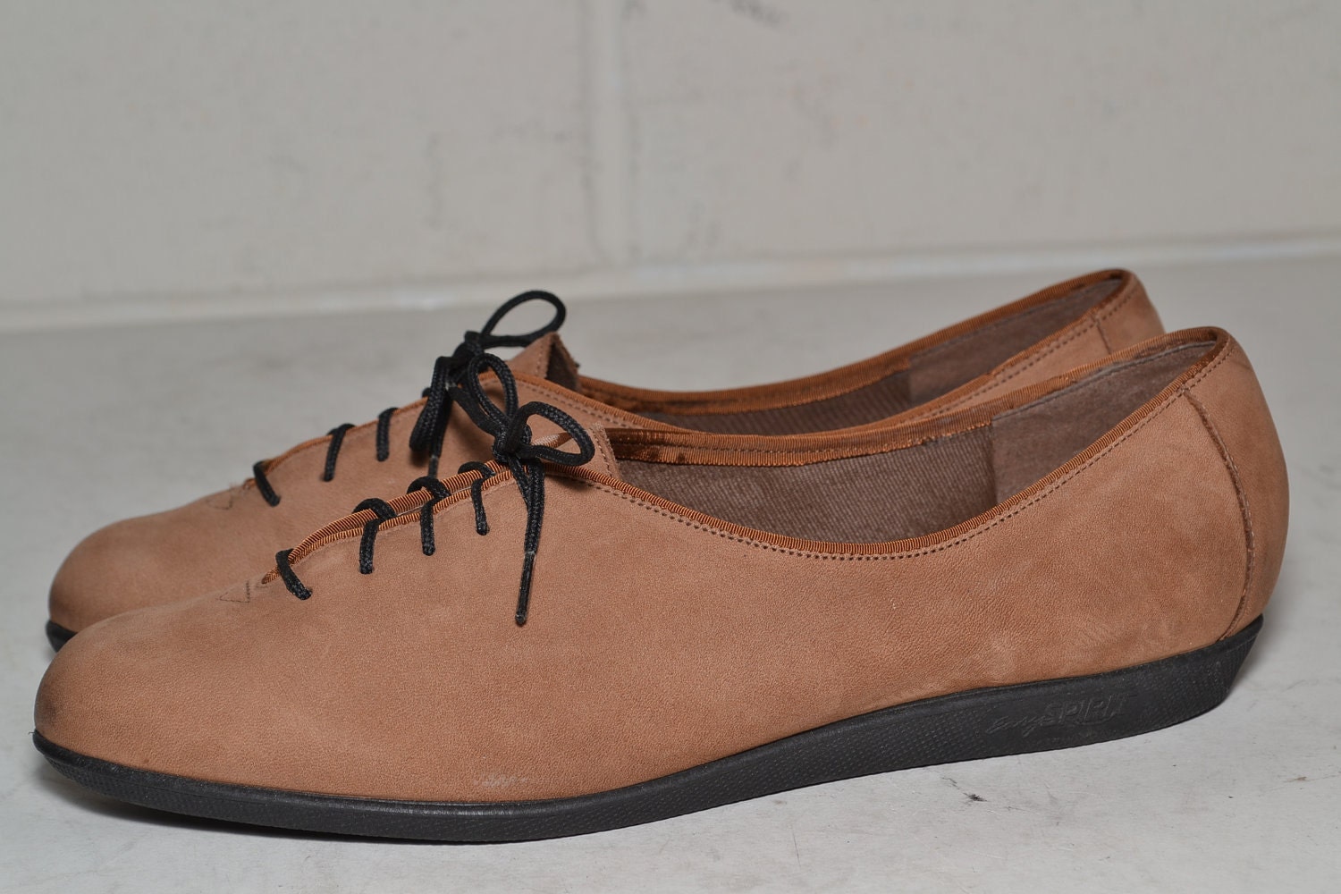 Easy Spirit Tan Suede Woman Shoes Size 7