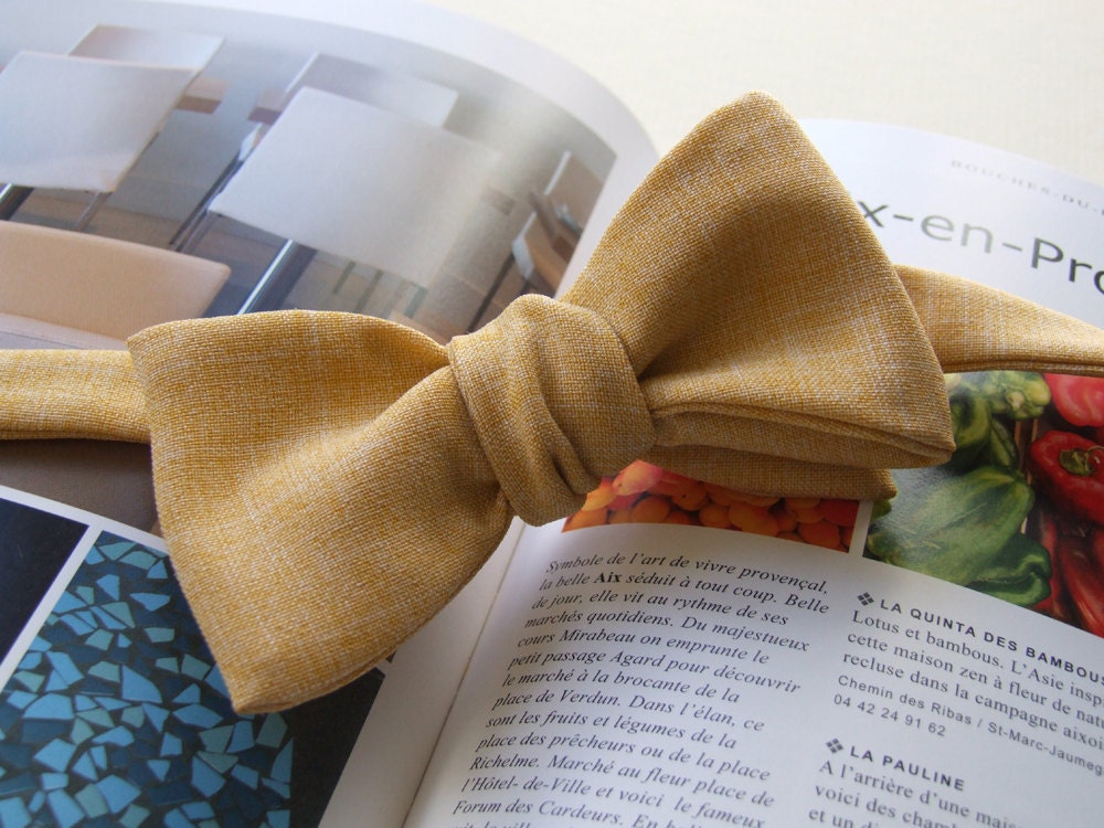 Bow Tie in yellow, freestyle, self tie bowtie for men.