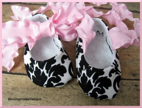 Damask Ballet Baby Booties