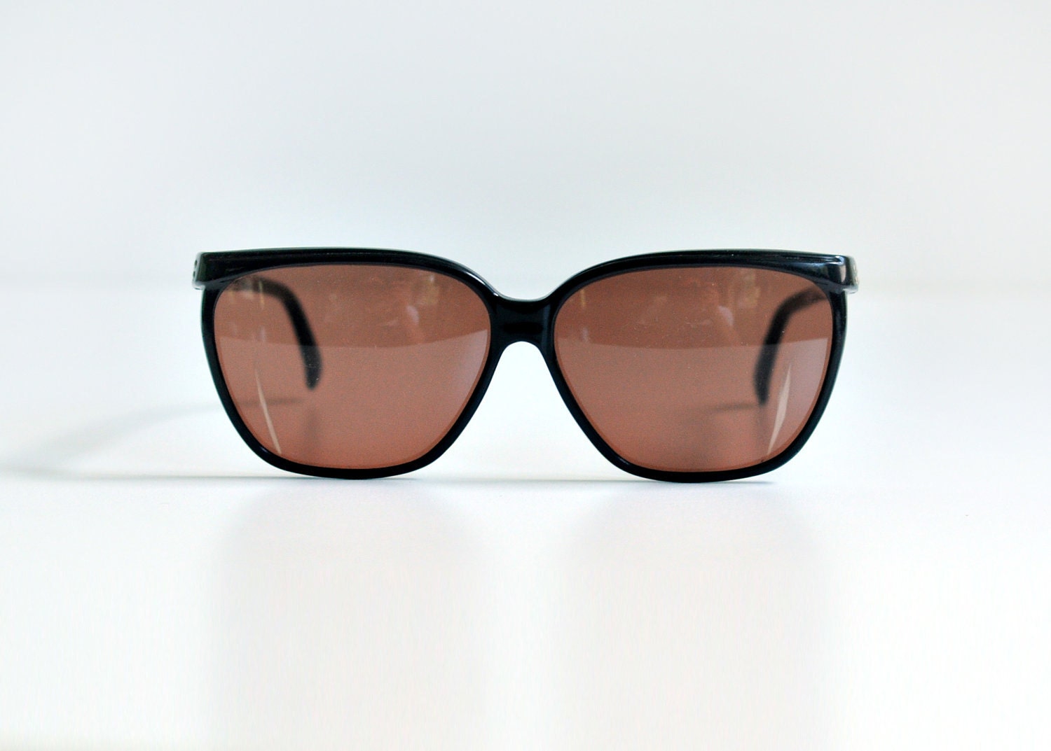 black wayfarer sunglasses plastic frames 80s new wave rose orange lenses West Germany Lucky 7