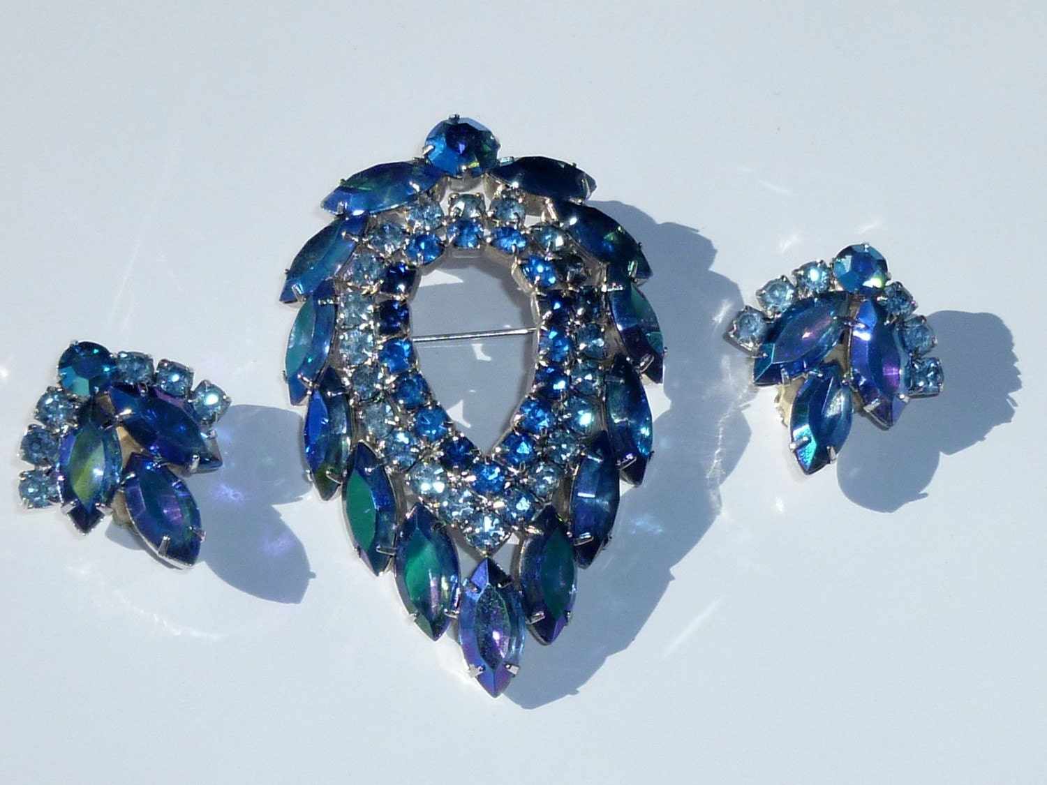 Beautiful Blue Sarah Coventry Brooch with Matching Earrings Demi Set