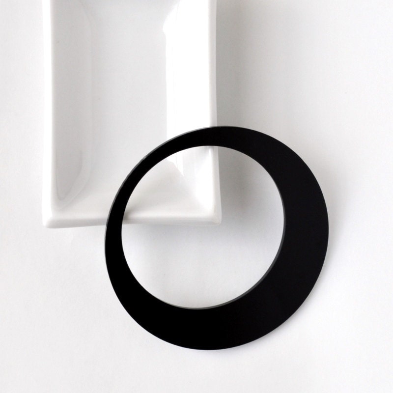 FREE SHIPPING - Plexiglass Jewellery - Fancy Plexi Bracelet (Black / Circle) - gifts under 25