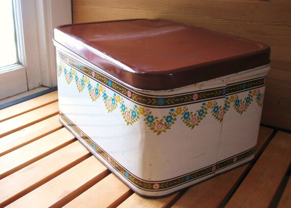 Cool Old Fashioned Bread Box Metal Tin by eclecticka on Etsy