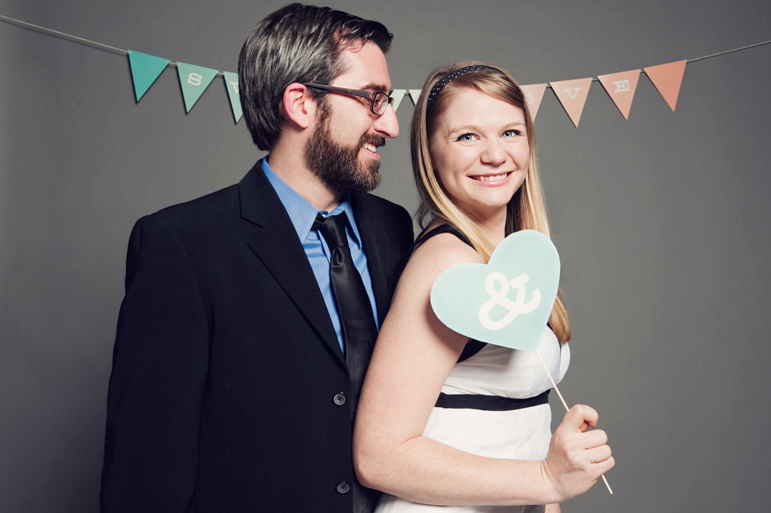 Ampersand Heart Photo Prop Sign - Large - Hellenic Wide