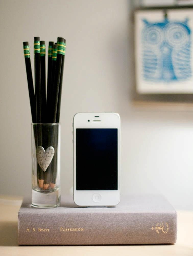 Shade of Gray booksi - Possession by A.S. Byatt - Book Charger for iPhone and iPod