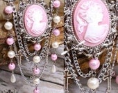 Aristocratic EGL Gothic Victorian Lolita Pink Cameo Pearls Brooch Pin