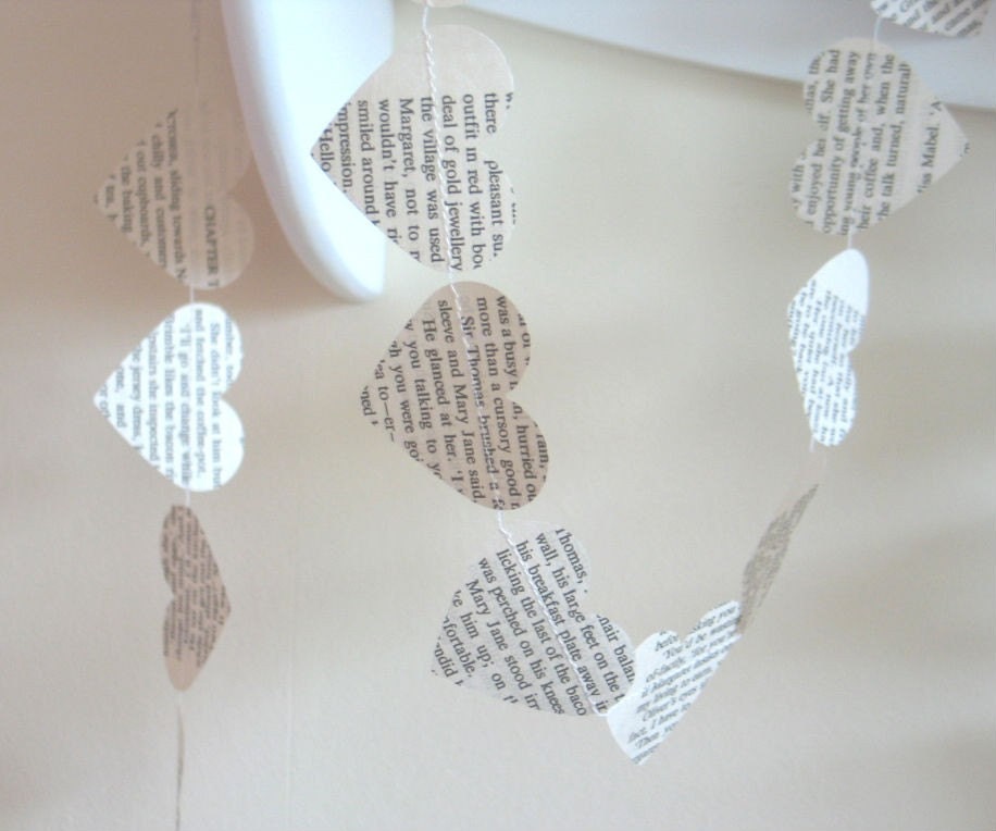 Paper Heart Garland, Paper Bunting, Upcycled Romance Novel, Wedding Paper Garland, Eco Wedding, Paper Decoration, 10 FT