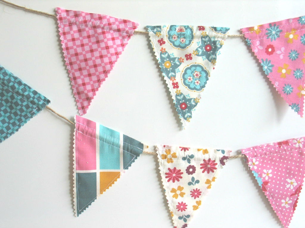 Summer Days - A Beautiful Mini Fabric Bunting / Garland / Photo Prop / Nursery Decor / Party Decor in MODA Domestic Bliss fabric