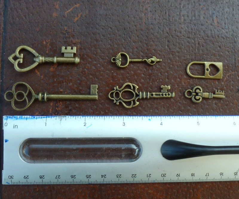 Wholesale Lot 6pcs Steampunk Victorian wholesale antique bronze skeleton key pendant charm necklace Alice in Wonderland 15 jewelry