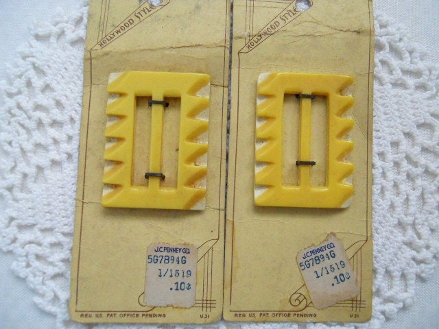 RESERVED FOR MIRANDA Yellow And White Plastic Buckles On Original Store Cards - 1940s