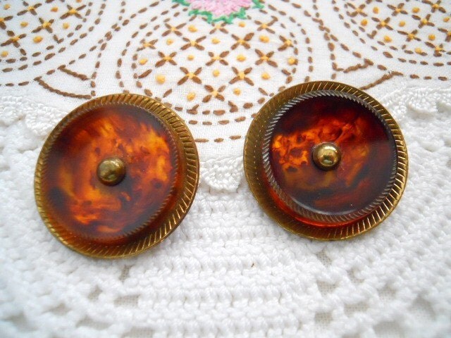 Pretty Faux Tortoise Vintage Coat Buttons
