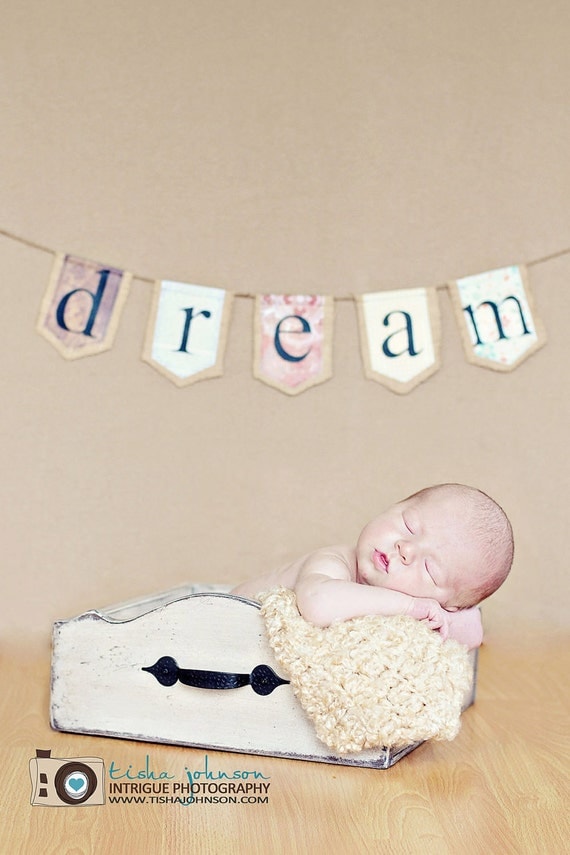 DREAM burlap banner