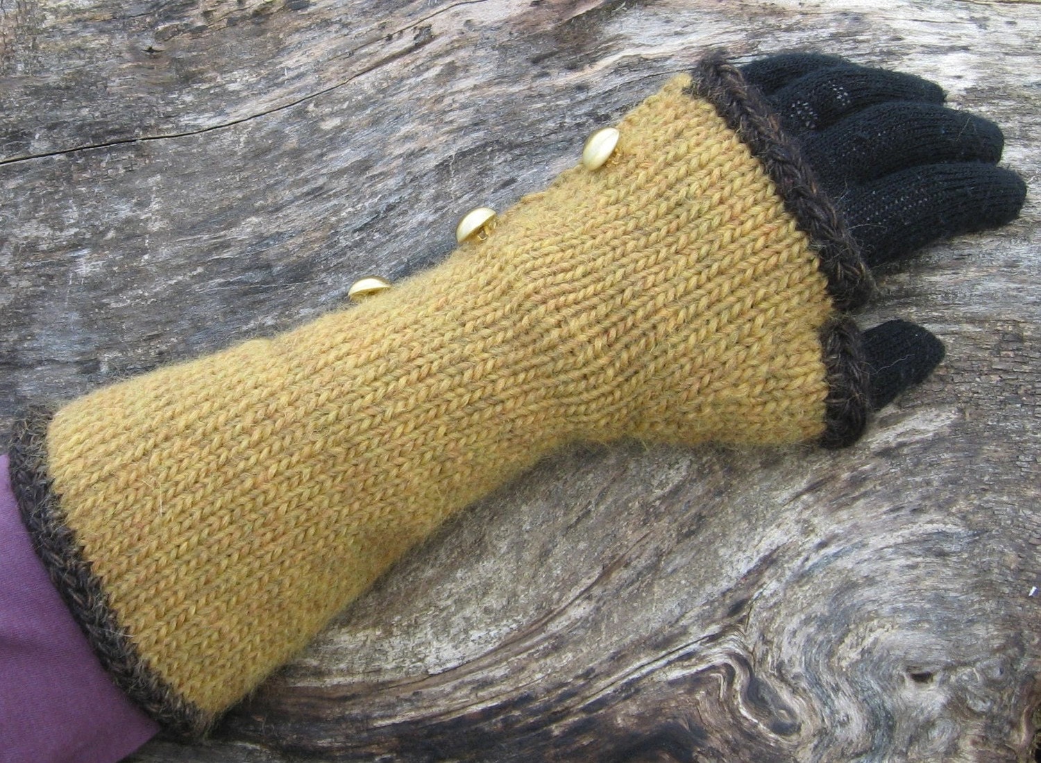GKar Gauntlets Mitts Knitting Pattern Babylon 5 by ArgentGal