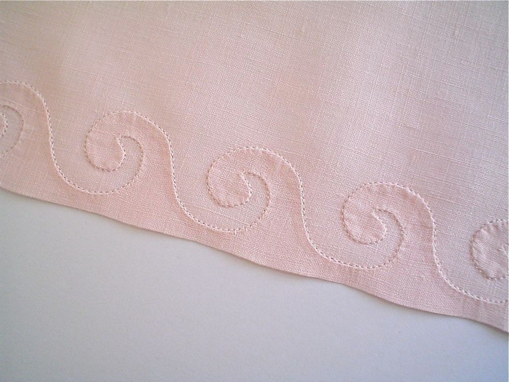 Madeira Linen Towel Set of 3 with Shell Pink Waves Applique Never Used Vintage Guest Towels