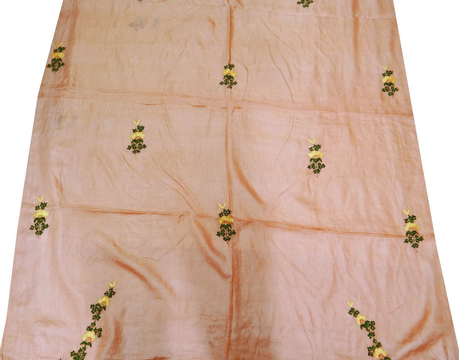 Peach Pure Silk Sari Scrap Used Recycled Fabric Indian Vintage Craft Sari - SCR550