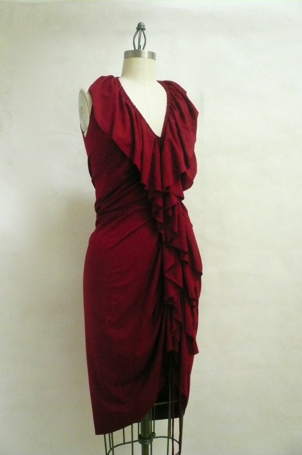 Sexy burgundy MARIA SEVERYNA sleeveless front Ruched Dress