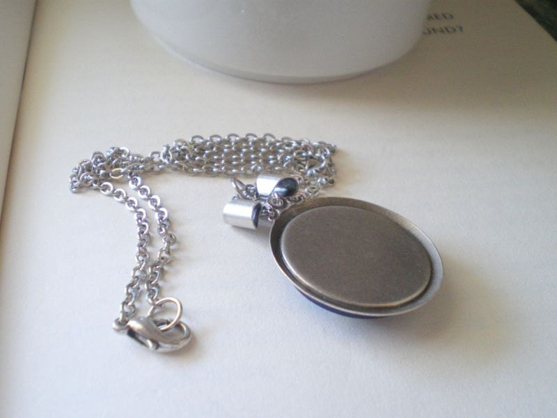 Octopus Necklace. Nautical Jewelry. Bow Necklace. Silhouette Jewelry. Beach Style.