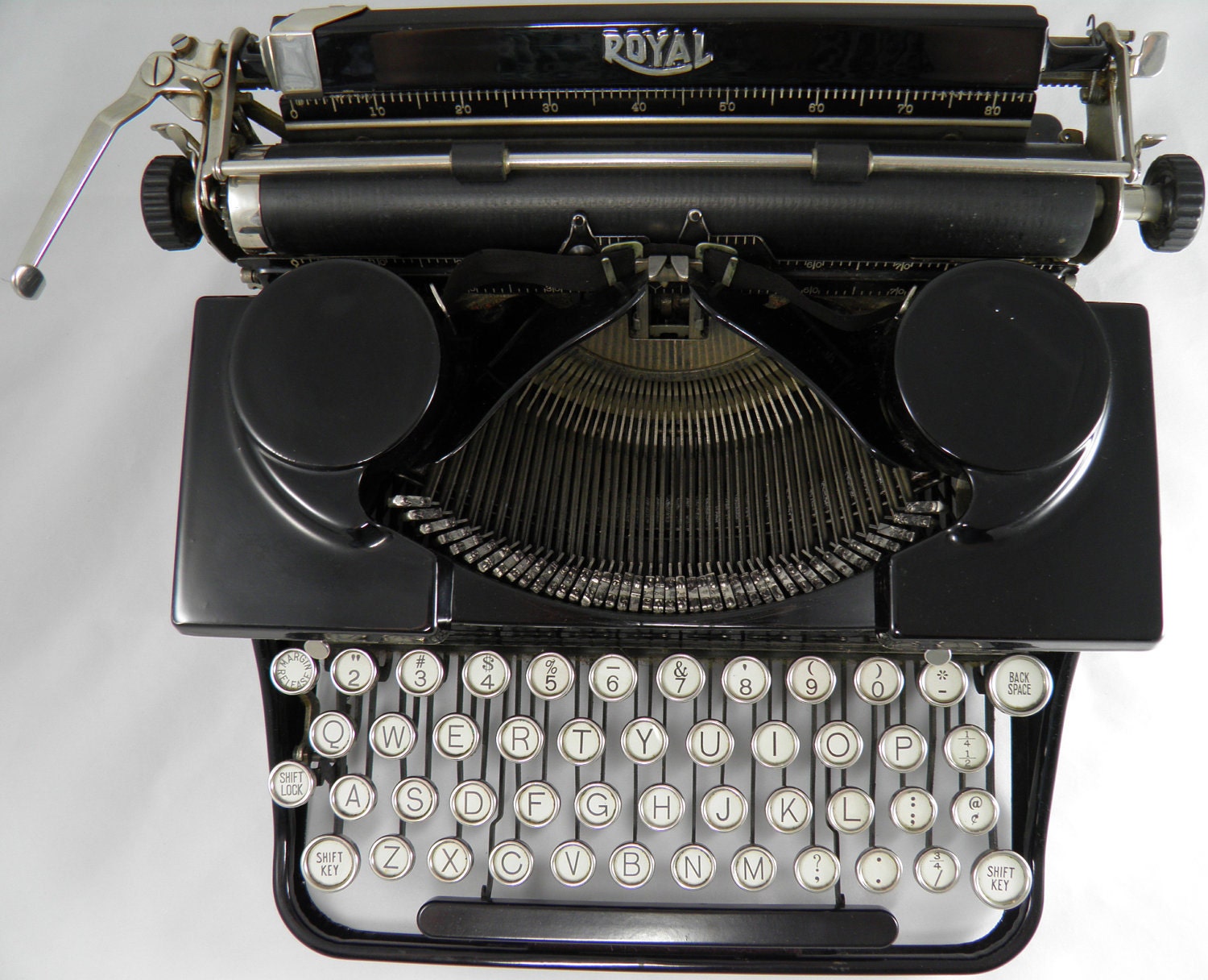 Vintage 1930s Royal Portable Typewriter Model P286861