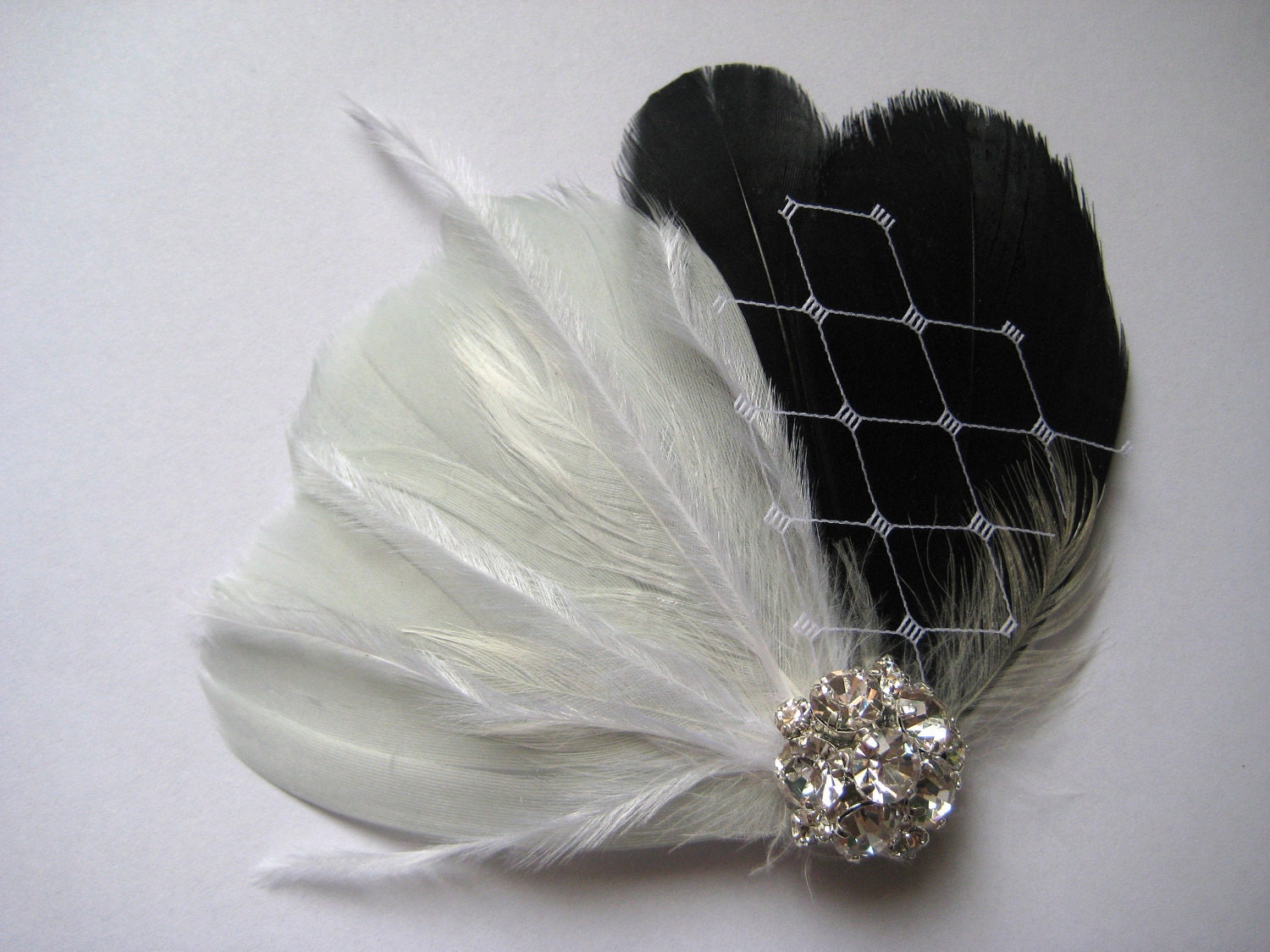 Wedding Bridal Bridesmaid White Black Grey Feather Rhinestone Jewel Veiling Head Piece Hair Clip Fascinator Accessory
