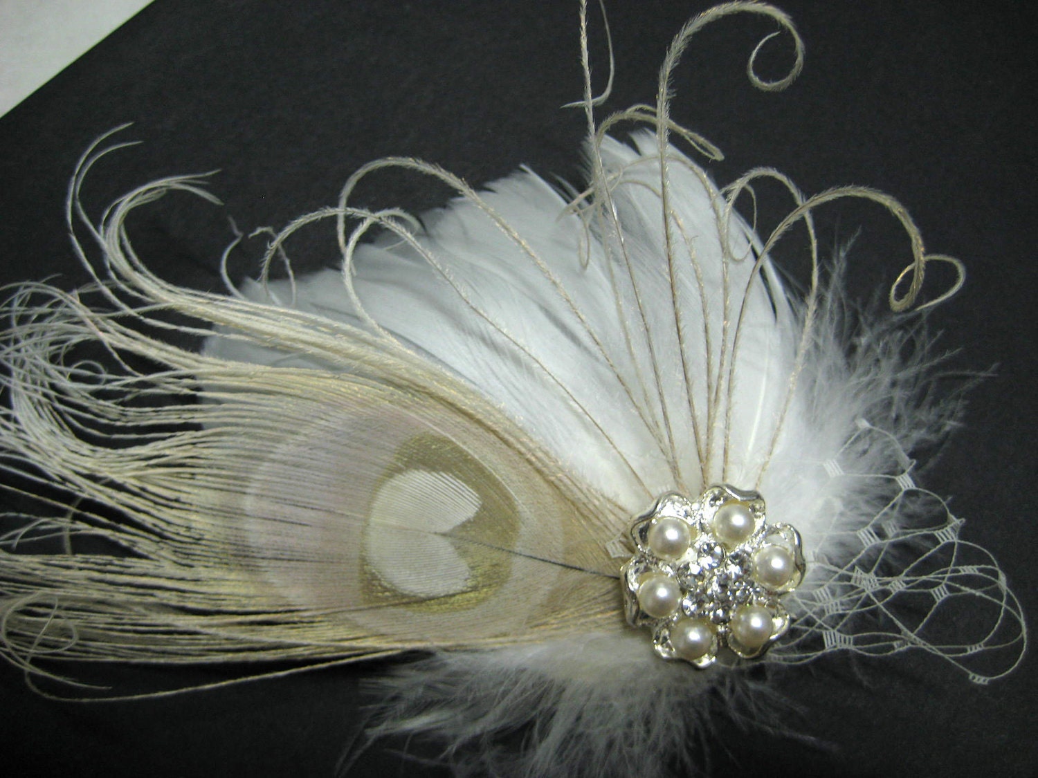 Wedding Bridal White Champagne Peacock Feather Rhinestone Jewel Ivory Veiling Head Piece Hair Clip Fascinator Accessory