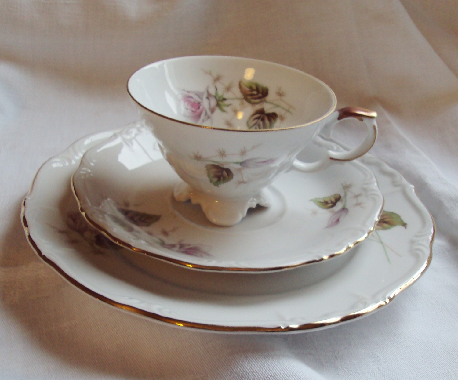 Pretty Vintage Porcelain Trio Edelstein Bavaria Maria Theresia  Pink Roses Rosebuds Cup Saucer Plate